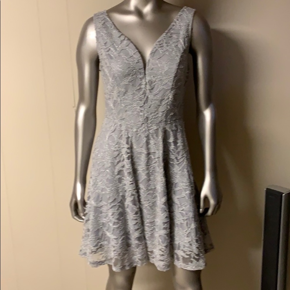 Dress - Picture 2 of 4